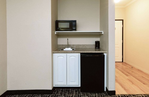 Garland Hotel | La Quinta Inn & Suites by Wyndham Garland Harbor Point