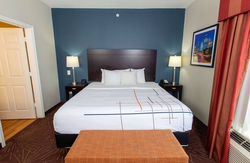 North Shore Hotel | La Quinta Inn & Suites by Wyndham Houston East at Normandy
