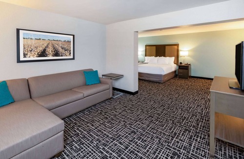 Jonesboro Hotel | La Quinta Inn & Suites by Wyndham Jonesboro