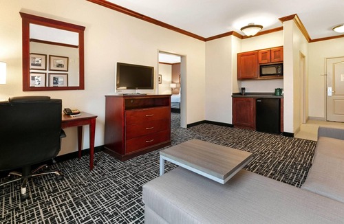 Lindale Hotel | La Quinta Inn & Suites by Wyndham Lindale
