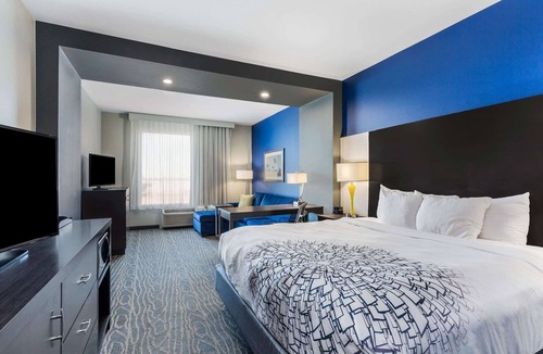 Odessa Hotel | La Quinta Inn & Suites by Wyndham Odessa N. - Sienna Tower