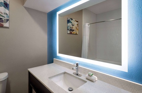 Round Rock Hotel | La Quinta Inn & Suites by Wyndham Round Rock North