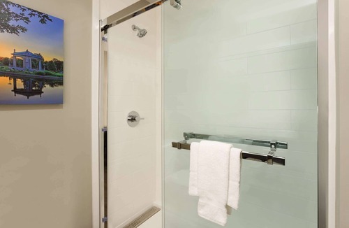 Sunset Hills Hotel | La Quinta Inn & Suites by Wyndham St Louis Route 66