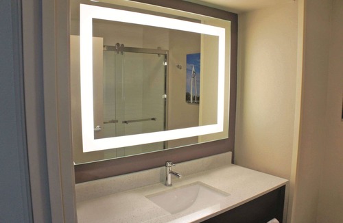 Wichita Hotel | La Quinta Inn & Suites by Wyndham Wichita Airport