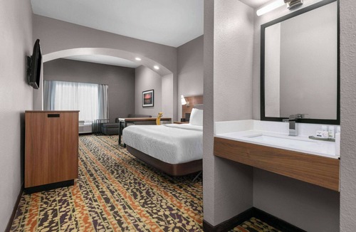 Belton Hotel | La Quinta Inn & Suites by Wyndham Belton - Temple South