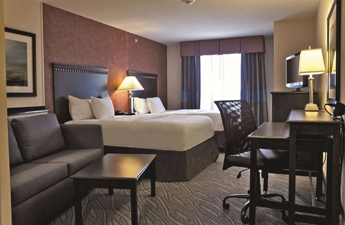 Edmond Hotel | La Quinta Inn & Suites by Wyndham Edmond