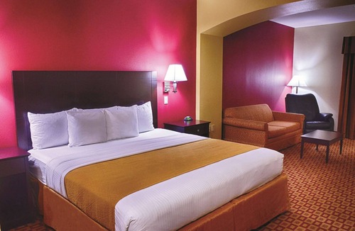 Alice Hotel | La Quinta Inn & Suites by Wyndham Alice