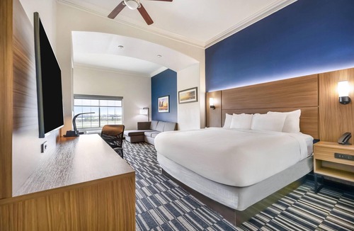 Alvin Hotel | La Quinta Inn & Suites by Wyndham Alvin