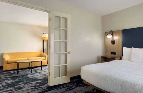 East Oak Hill Hotel | La Quinta Inn & Suites by Wyndham Austin Southwest