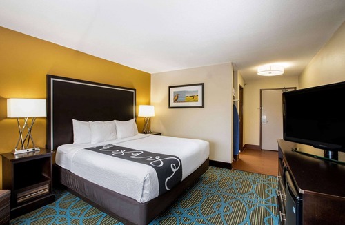 Emporia Hotel | La Quinta Inn & Suites by Wyndham Emporia