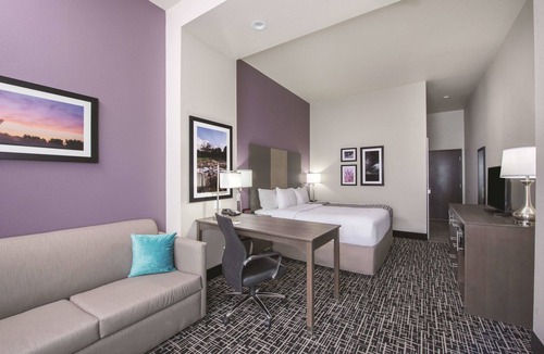 Enid Hotel | La Quinta Inn & Suites by Wyndham Enid