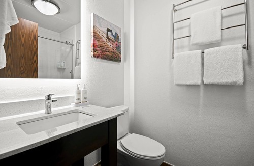 Fiskdale Hotel | La Quinta Inn & Suites by Wyndham Sturbridge