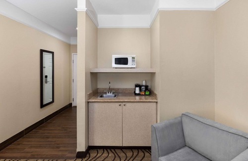 Bayou Cane Hotel | La Quinta Inn & Suites by Wyndham Houma