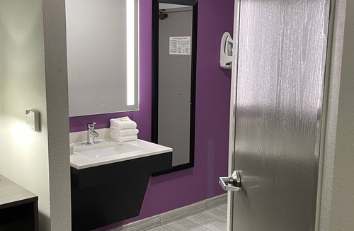 Sharpstown Hotel | La Quinta Inn & Suites by Wyndham Houston Southwest