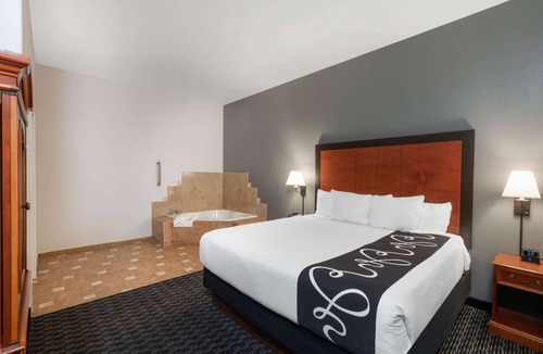 Glenwood Springs Hotel | La Quinta Inn & Suites by Wyndham Rifle