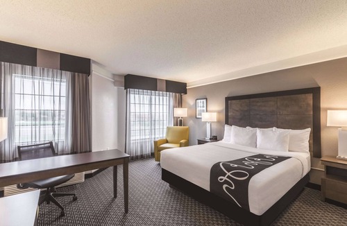 North Burnet Hotel | La Quinta Inn & Suites by Wyndham Austin Near The Domain