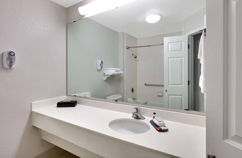 North Dallas Hotel | La Quinta Inn & Suites by Wyndham Dallas North Central
