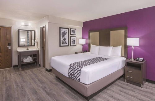 Festus Hotel | La Quinta Inn & Suites by Wyndham Festus - St. Louis South