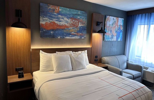 Gurnee Hotel | La Quinta Inn & Suites by Wyndham Chicago Gurnee