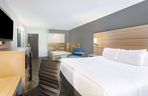 Joplin Hotel | La Quinta Inn & Suites by Wyndham Joplin