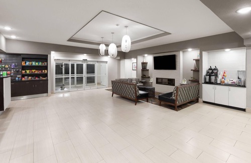 Kyle Hotel | La Quinta Inn & Suites by Wyndham Kyle - Austin South