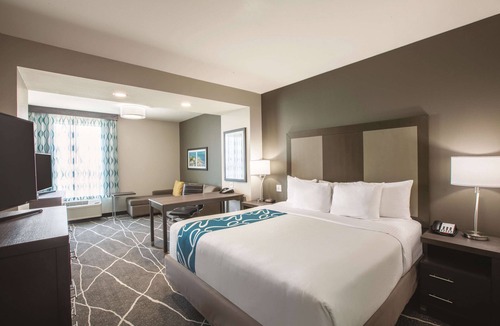 Broken Arrow Hotel | La Quinta Inn & Suites by Wyndham Tulsa Broken Arrow