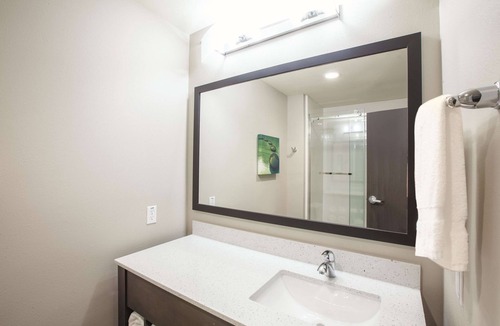 Broken Arrow Hotel | La Quinta Inn & Suites by Wyndham Tulsa Broken Arrow