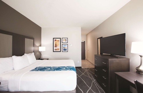 Broken Arrow Hotel | La Quinta Inn & Suites by Wyndham Tulsa Broken Arrow