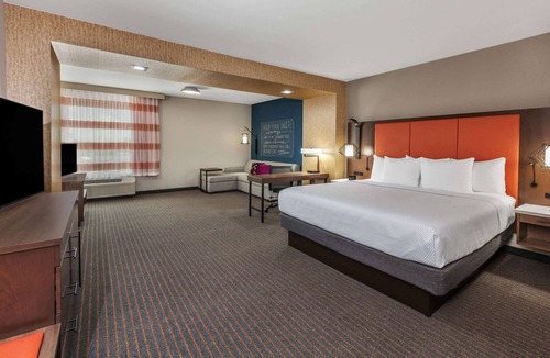 Channelview Hotel | La Quinta Inn & Suites by Wyndham Houston East at Sheldon Rd