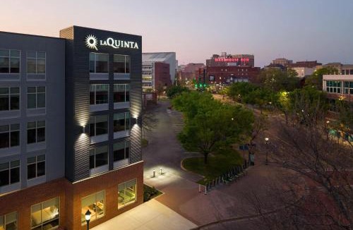 Downtown Chattanooga Hotel | La Quinta Inn & Suites by Wyndham Chattanooga Downtown/South