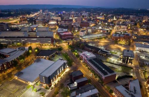 Downtown Chattanooga Hotel | La Quinta Inn & Suites by Wyndham Chattanooga Downtown/South