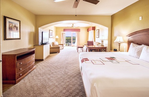 Marble Falls Hotel | La Quinta Inn & Suites by Wyndham Marble Falls