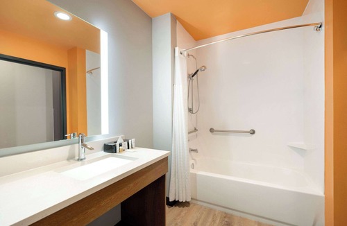 West San Antonio Hotel | La Quinta Inn & Suites by Wyndham San Antonio Seaworld/LAFB