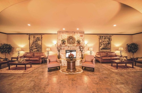 Marble Falls Hotel | La Quinta Inn & Suites by Wyndham Marble Falls