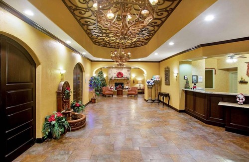 Marble Falls Hotel | La Quinta Inn & Suites by Wyndham Marble Falls