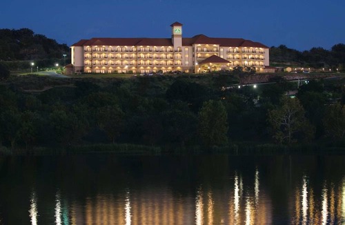 Marble Falls Hotel | La Quinta Inn & Suites by Wyndham Marble Falls