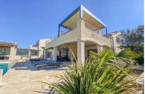 Saint-Hippolyte-de-Montaigu Villa | la résidence du Montaigu