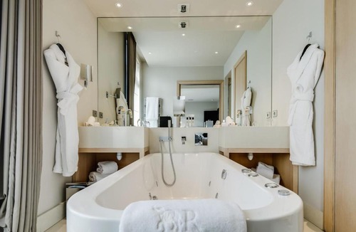 Porte-Dauphine Apartment | La Réserve Paris Apartments