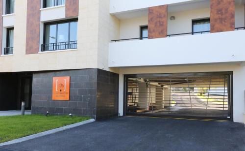 Blanquefort Apartment | La Résidence 126, Appart'Hôtel
