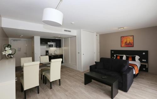 Blanquefort Apartment | La Résidence 126, Appart'Hôtel