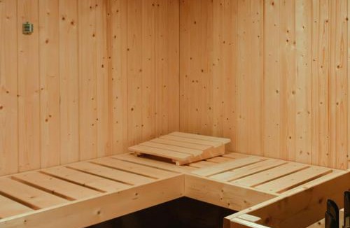 Vierzon Apartment | La Rêverie : Sauna Privé Jacuzzi et Table Massage