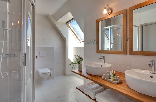 Marcey-les-Greves Hotel | La Ramade