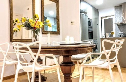 El Raval Apartment | La Rambla spacious 3BR monthly rental - Parsifal