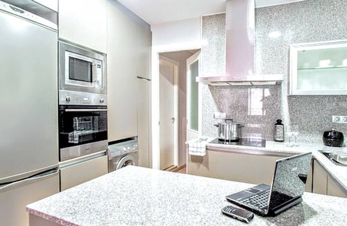 El Raval Apartment | La Rambla spacious 3BR monthly rental - Parsifal