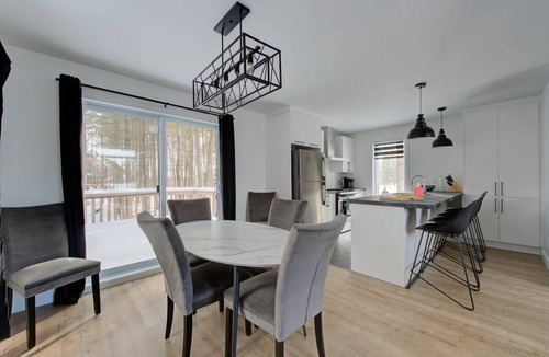 Pont-Rouge Ski Chalet | La Randonnée SPA | Nature & Trails in Portneuf