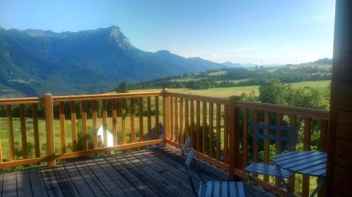 Puy-Sanieres Apartment | La Rawette