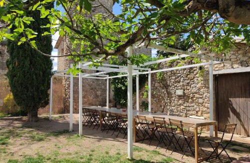 Maia de Montcal House | La Rectoria de Dosquers (24p)