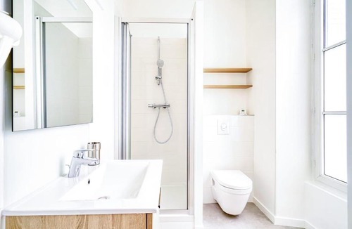 Dammarie Les Lys Apartment | La Reine Blanche