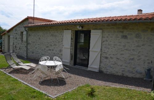 Mortagne-sur-Sevre House | La Remise 4 étoiles