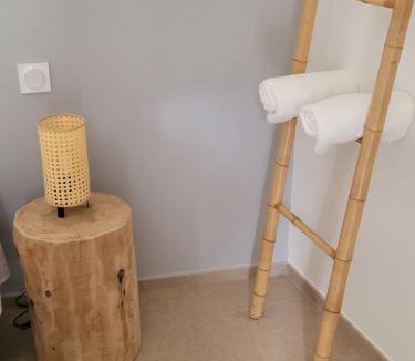 Calvisson Bed & Breakfast | La Remise chambre d'hôtes